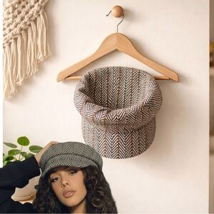 🛍️ Women’s Stylish Black White stripe conductor Cap hat